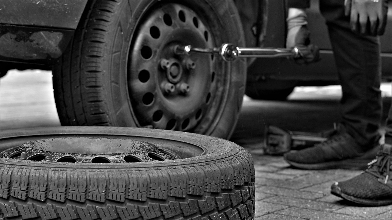 winter tires, tire service, tire, automobile, tyres, car tire, rubber, security, tire profile, vehicles, snow, tire disposal, second hand, season, power, screws, nuts, man, rims, assembly, assemble, nature, black-and-white, hands, tool